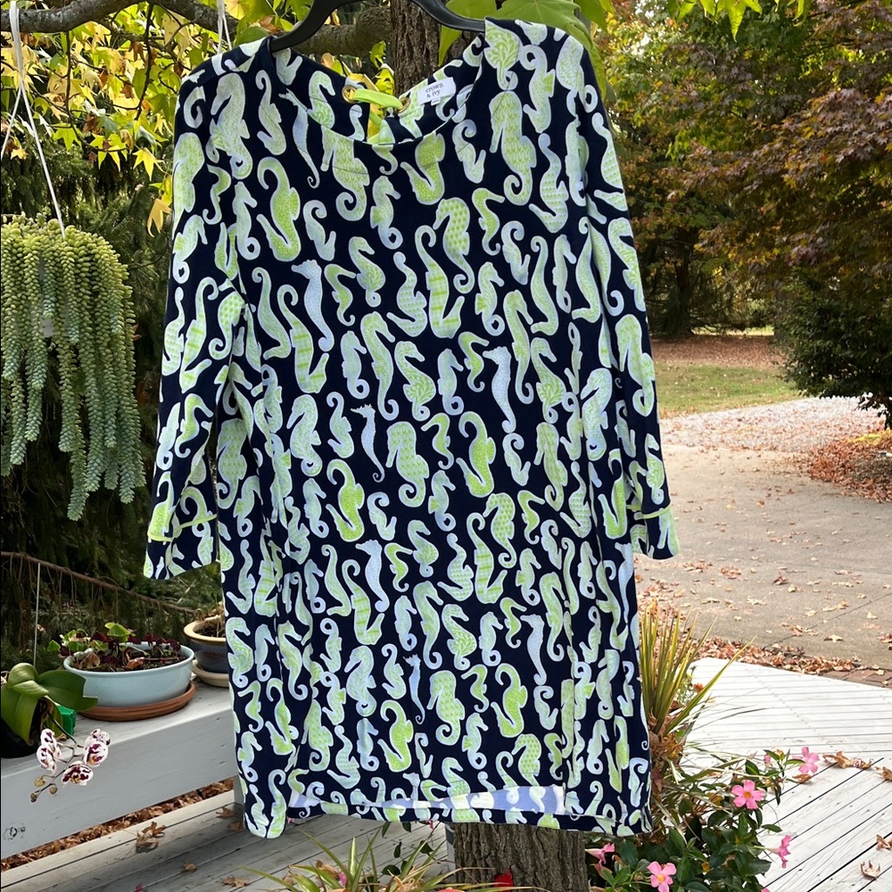 Crown and Ivy Navy and Green Seahorse Print Shift on Dress. Size XL
